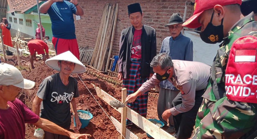 Peletakan Batu Pertama Ponpes Nurul Huda Taslimiyah